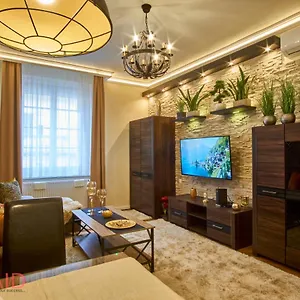 R7 Design - Hostaid Apartment